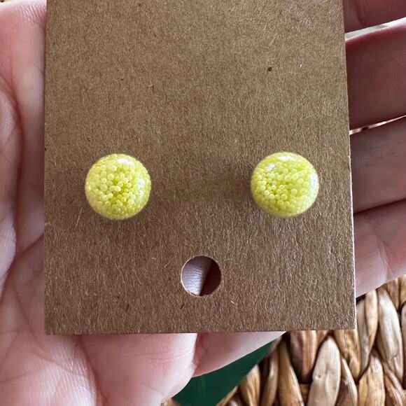 BOGO FREE CONFETTI YELLOW BEADS STUD EARRINGS - Picture 1 of 5